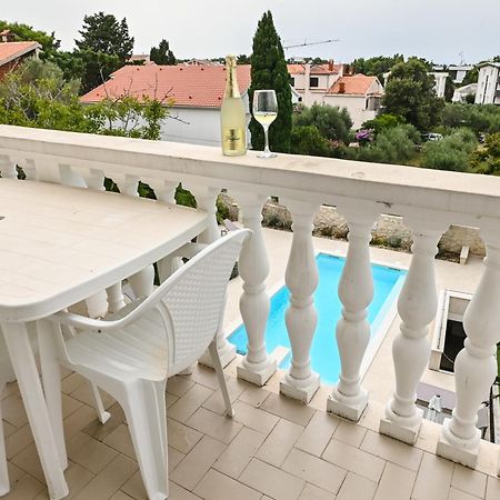 Seagull Pool Apartments & Studios Новаля Екстериор снимка