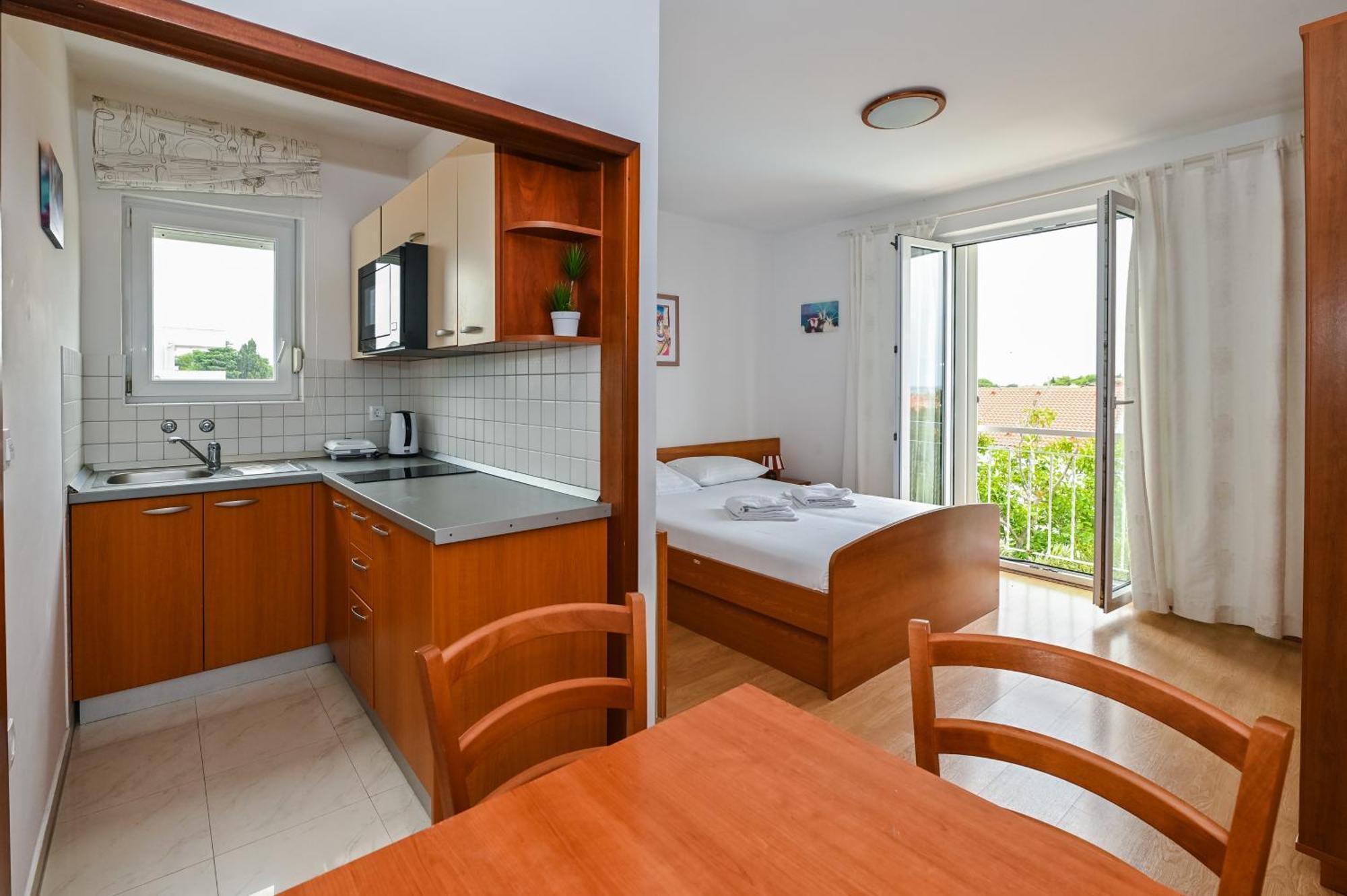 Seagull Pool Apartments & Studios Новаля Стая снимка