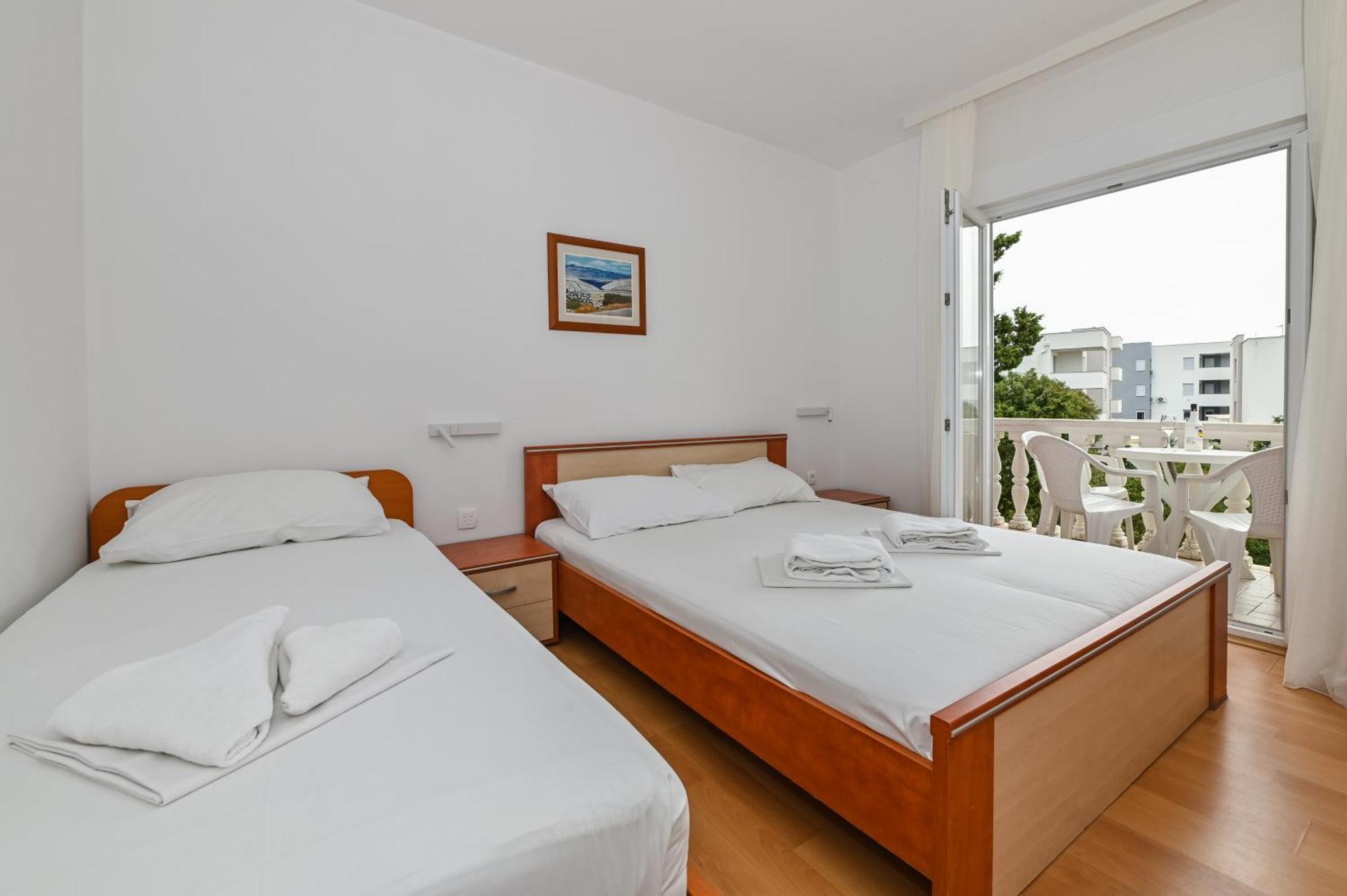 Seagull Pool Apartments & Studios Новаля Екстериор снимка