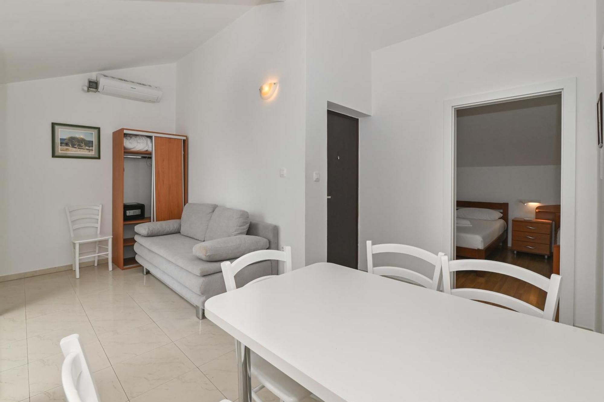 Seagull Pool Apartments & Studios Новаля Екстериор снимка