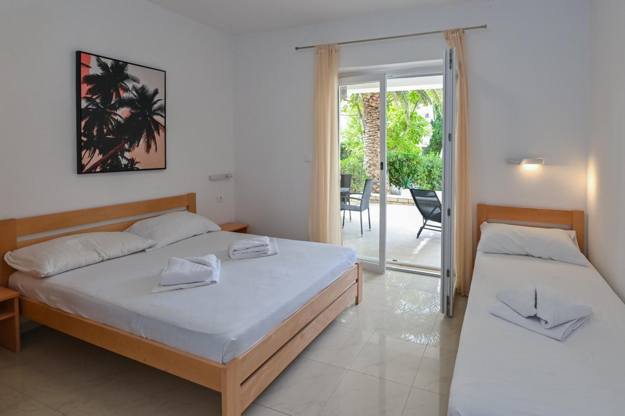 Seagull Pool Apartments & Studios Новаля Екстериор снимка