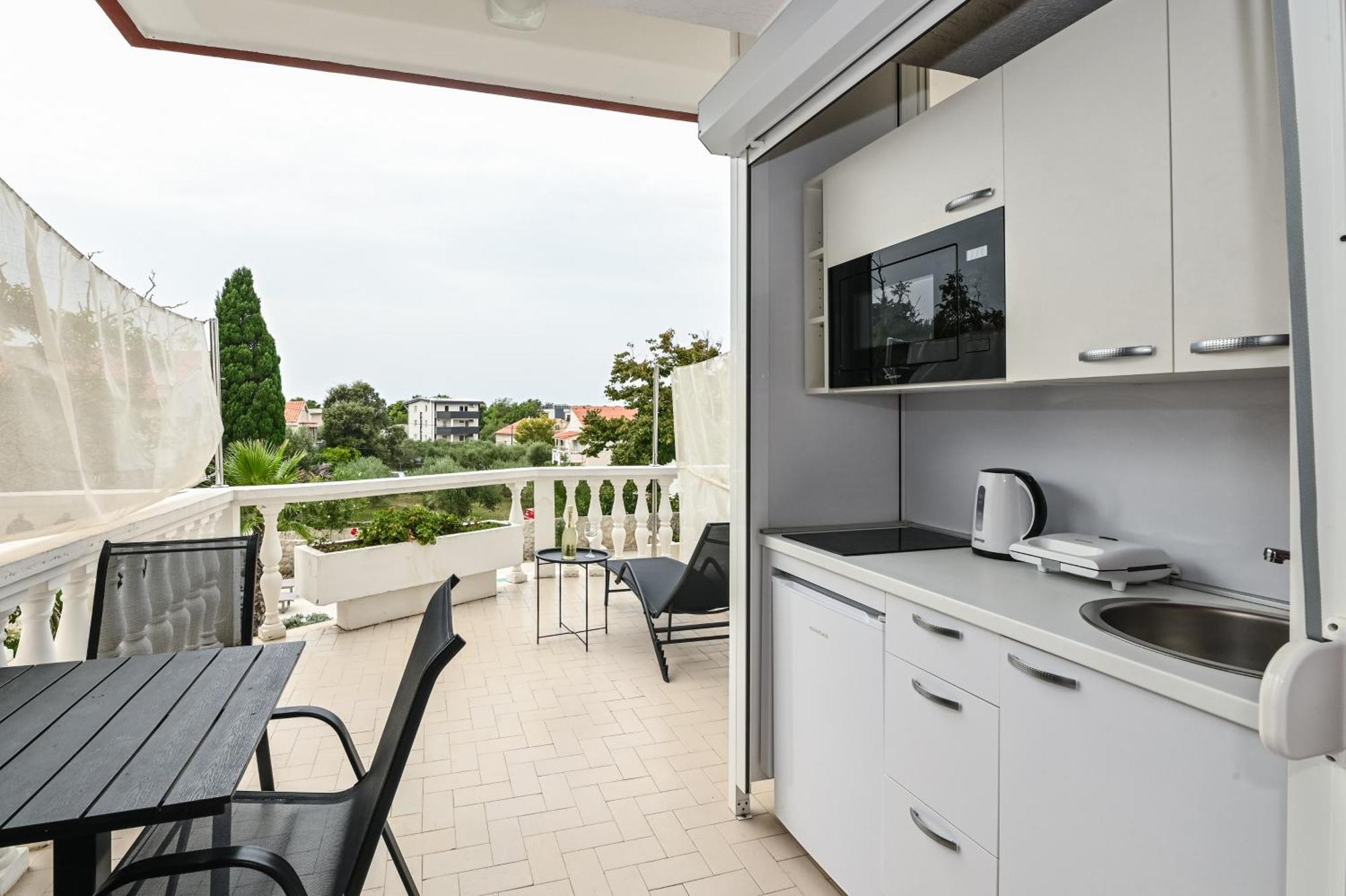 Seagull Pool Apartments & Studios Новаля Стая снимка