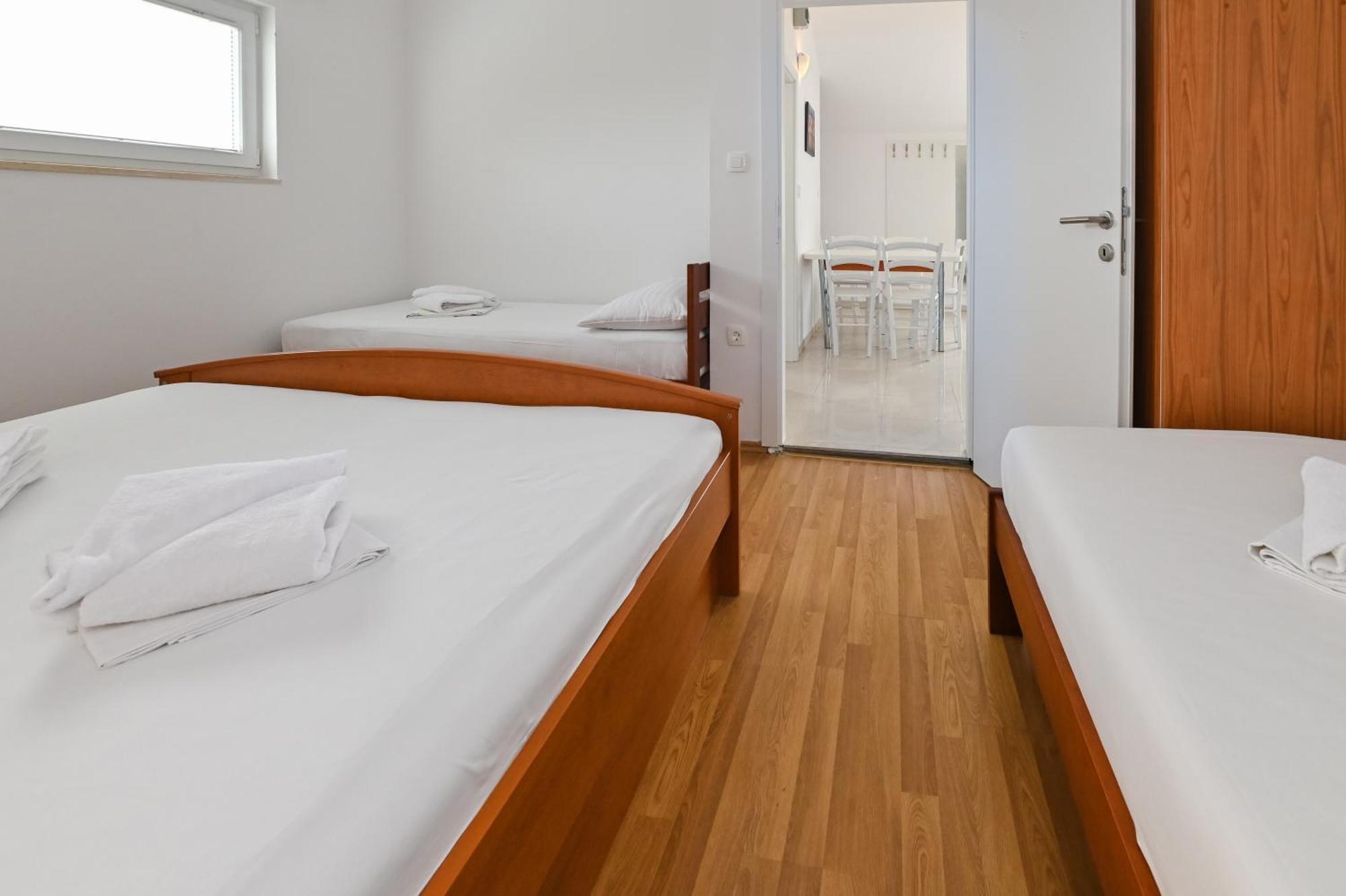Seagull Pool Apartments & Studios Новаля Стая снимка