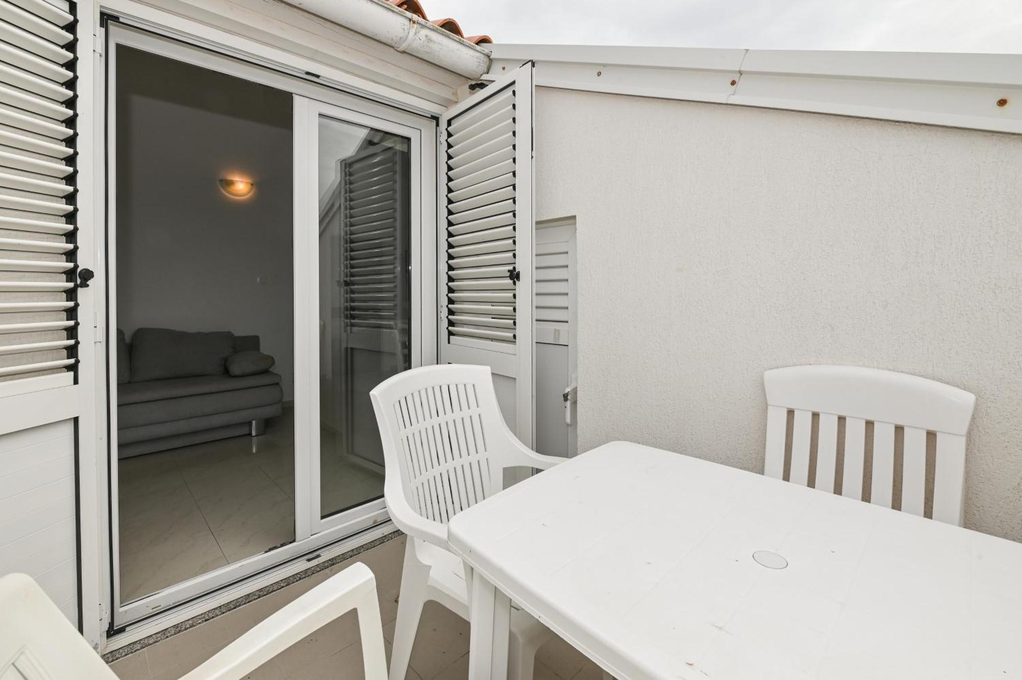 Seagull Pool Apartments & Studios Новаля Стая снимка