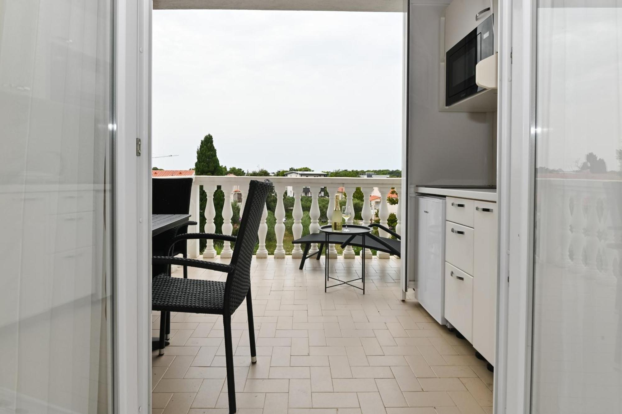 Seagull Pool Apartments & Studios Новаля Стая снимка