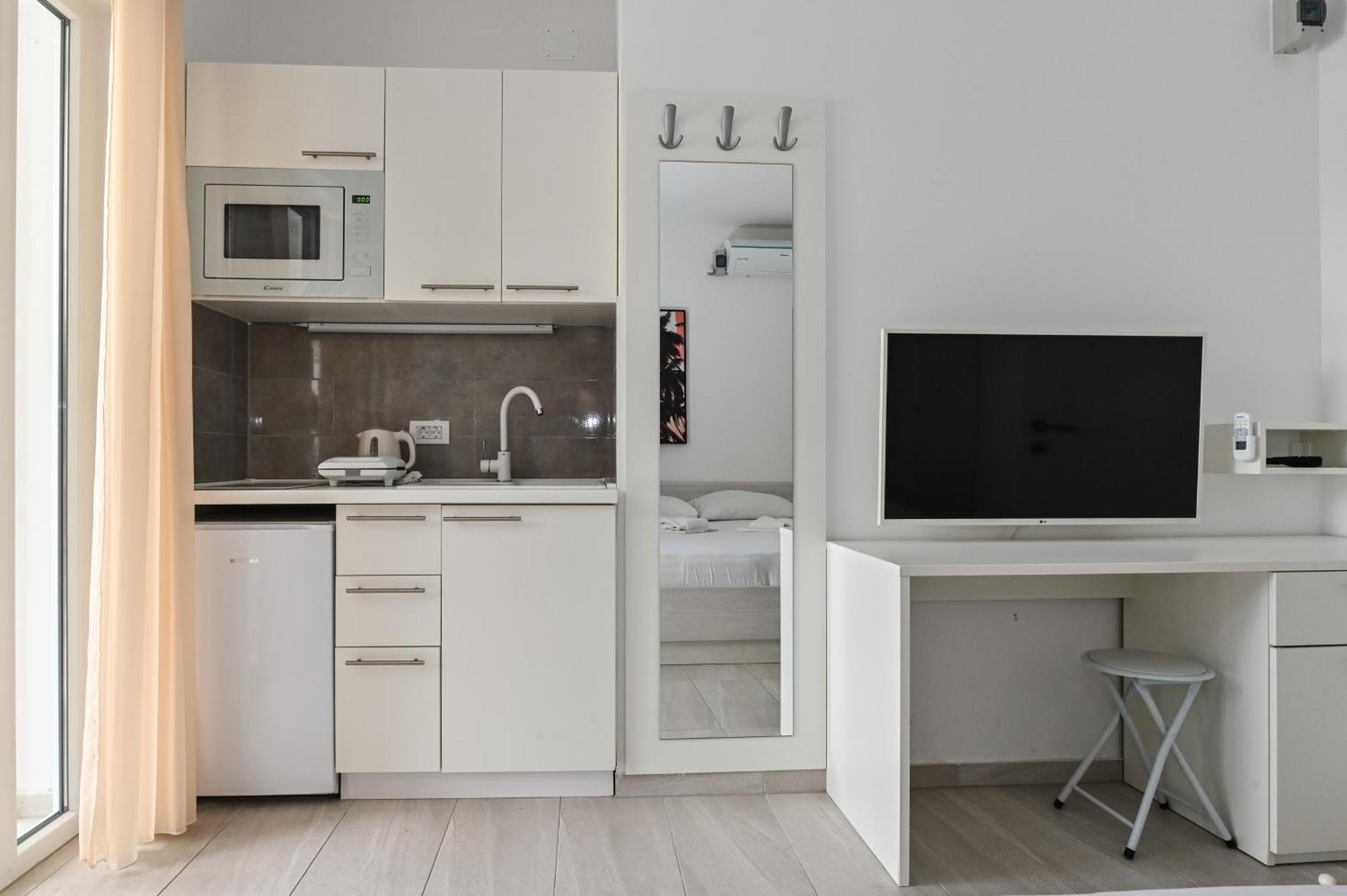 Seagull Pool Apartments & Studios Новаля Стая снимка