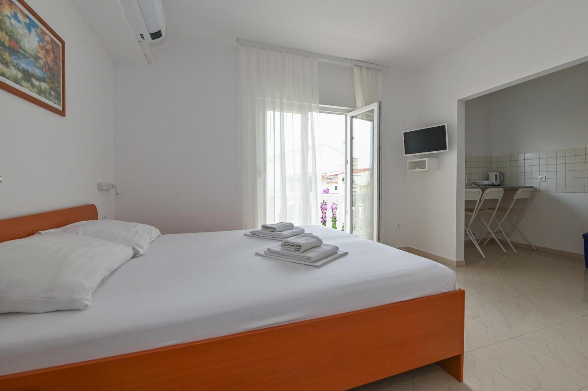 Seagull Pool Apartments & Studios Новаля Стая снимка