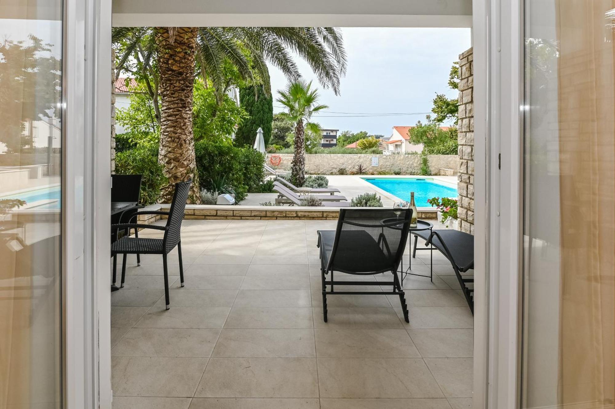 Seagull Pool Apartments & Studios Новаля Стая снимка