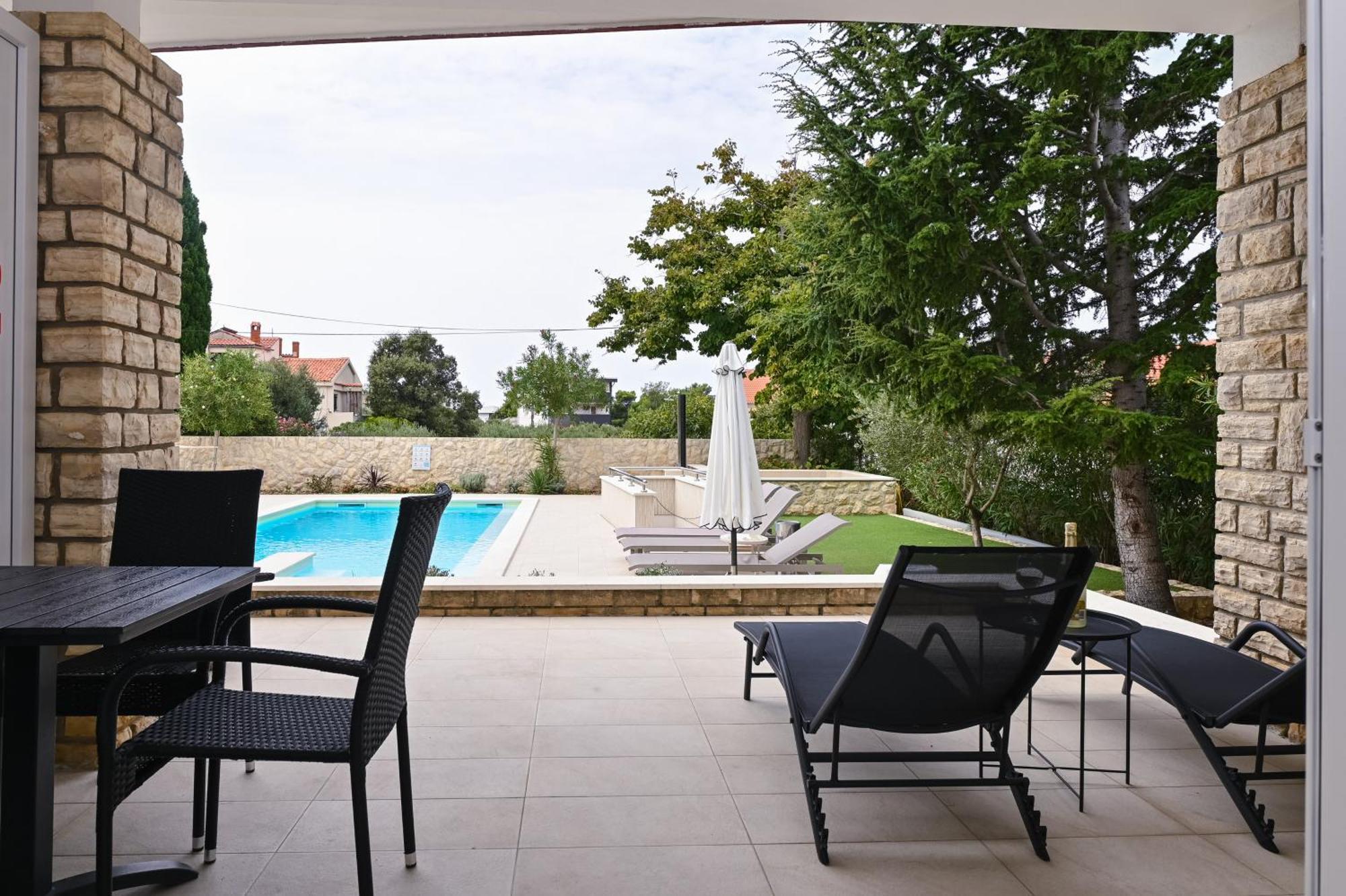 Seagull Pool Apartments & Studios Новаля Стая снимка